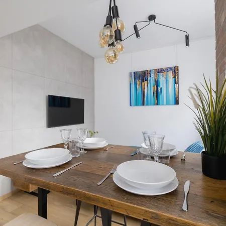 Apartment Turquoise With Balcony & Air Conditioning By Renters Krakau
