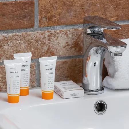 Turquoise With Balcony & Air Conditioning By Renters * Krakau