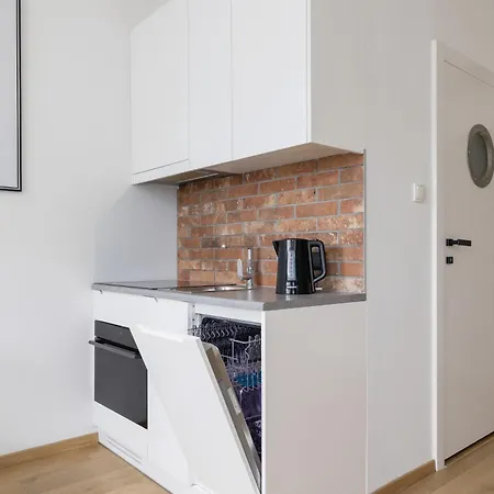 Apartment Turquoise With Balcony & Air Conditioning By Renters Krakau