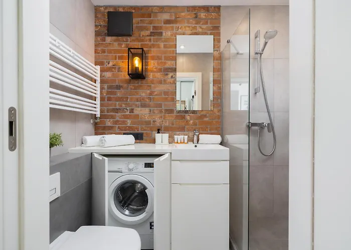 Turquoise With Balcony & Air Conditioning By Renters كراكوفيا