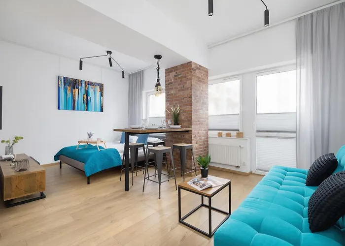 Turquoise With Balcony & Air Conditioning By Renters