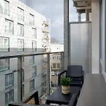 Turquoise With Balcony & Air Conditioning By Renters Kraków